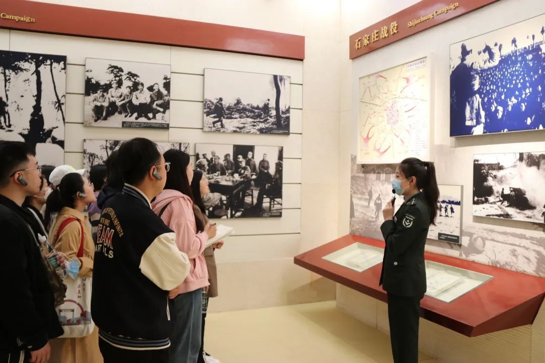 350vip8888新葡的京集团学生第二党支部开展“弘扬西柏坡精神 争做时代有为青年”主题党日活动4.jpg