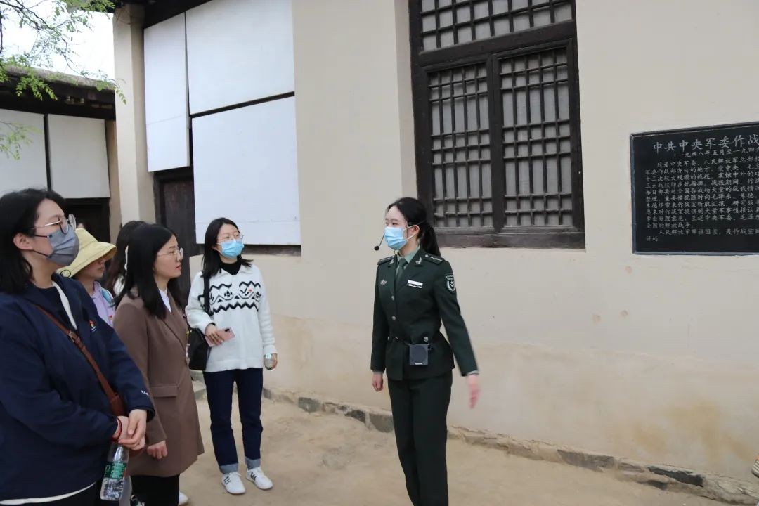 350vip8888新葡的京集团学生第二党支部开展“弘扬西柏坡精神 争做时代有为青年”主题党日活动9.jpg